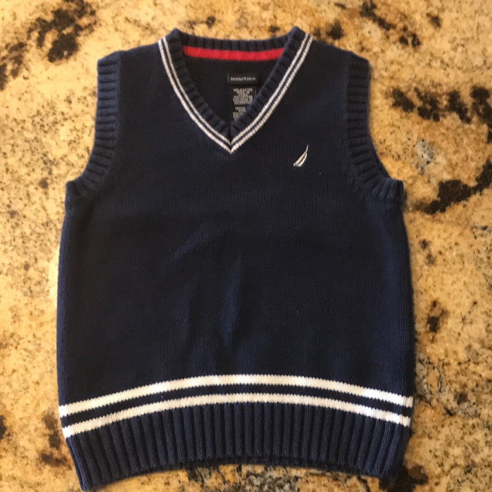 Nautica boys sweater vest size 2T (18-24 m)